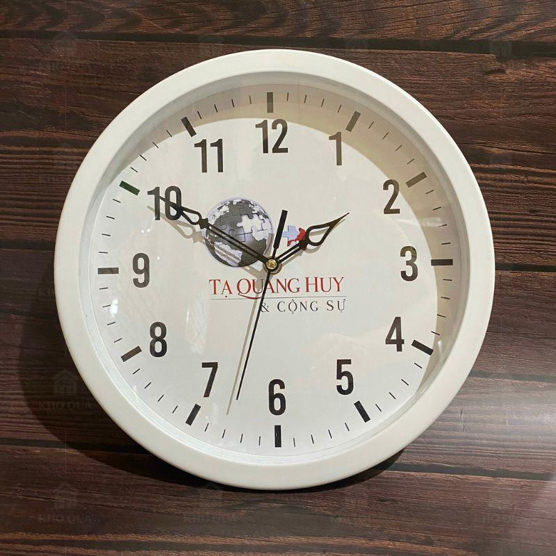 Đồng hồ treo tường tròn 30cm sơn màu HD42 - số in (2) Dong-ho-treo-tuong-tron-30cm-son-mau-HD42-so-in-2