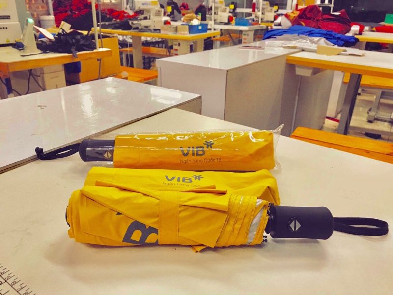 Dù gấp 3 vải pongee tráng keo đen - tự động 2 chiều – 3F208TT (2)