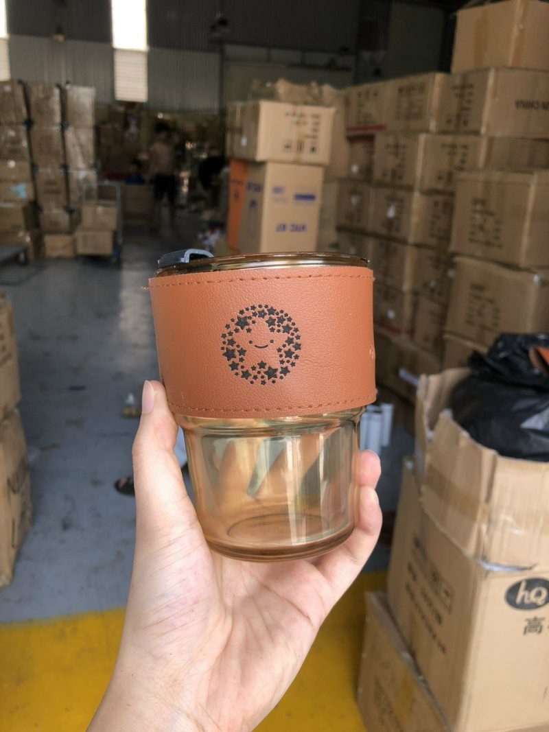 coc-thuy-tinh-450ml-kem-ong-hut (1) coc-thuy-tinh-450ml-kem-ong-hut (1)