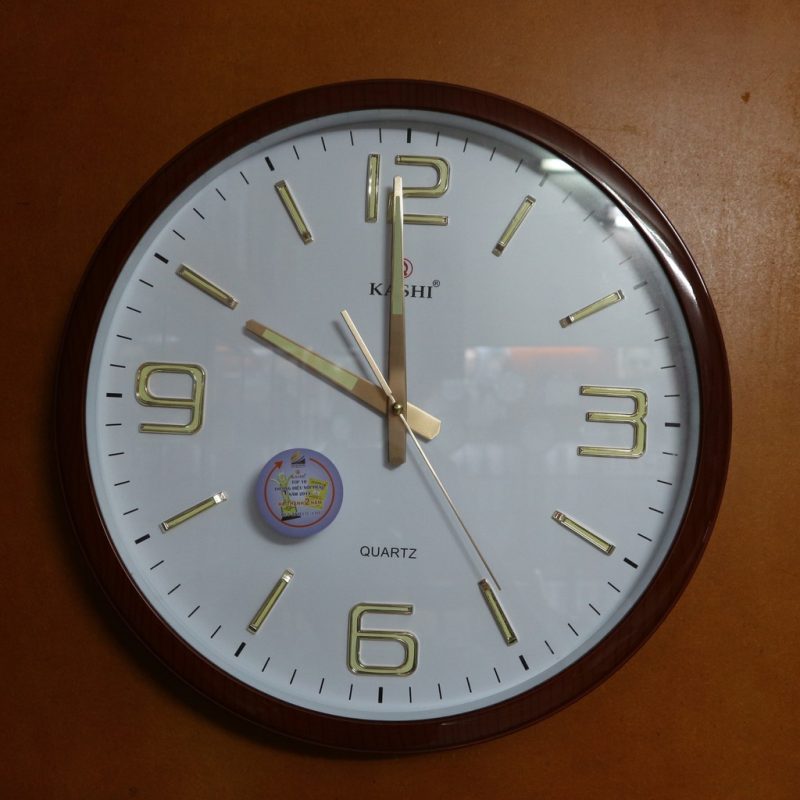 dong-ho-treo-tuong-86