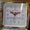 Dong-ho-treo-tuong-vuong-30cm-xi-vang-HD98-so-in-3