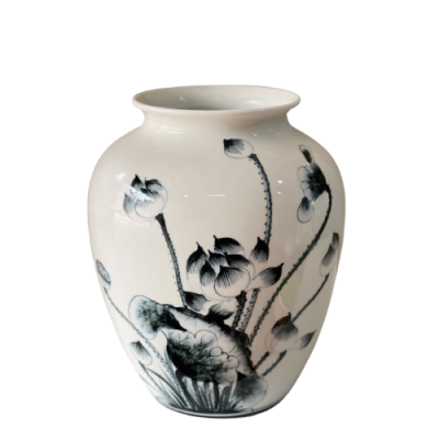 Lọ hoa vẽ sen đen – men trắng – H28