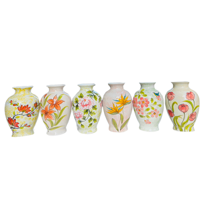 Lọ hoa vẽ tay – nền màu – H24