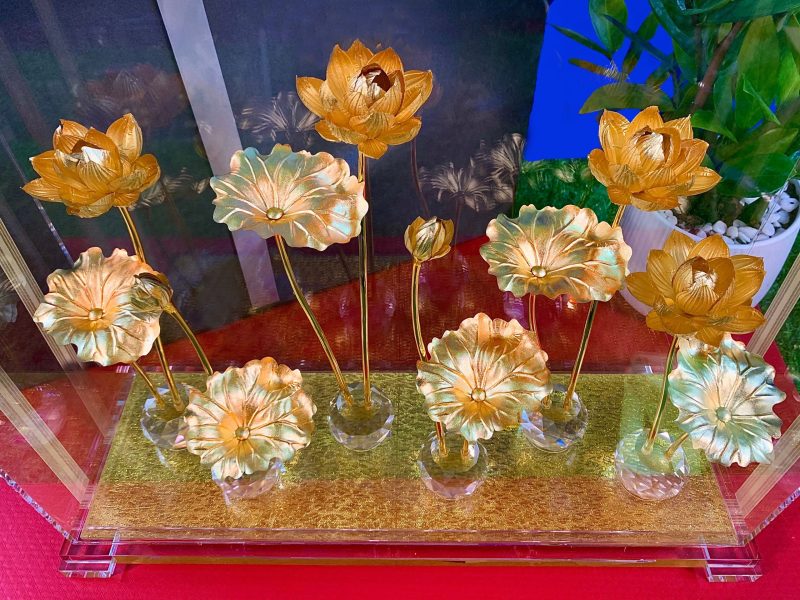 ho hoa sen dat vang 1