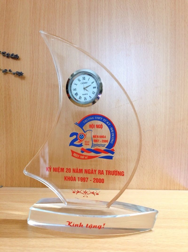 bieu-trung-pha-le-canh-buom-co-dong-ho(1) bieu-trung-pha-le-canh-buom-co-dong-ho(1)