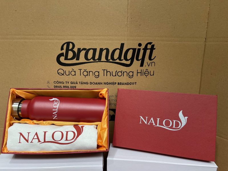giftset-tui-canva-binh-giu-nhiet (1) giftset-tui-canva-binh-giu-nhiet (1)