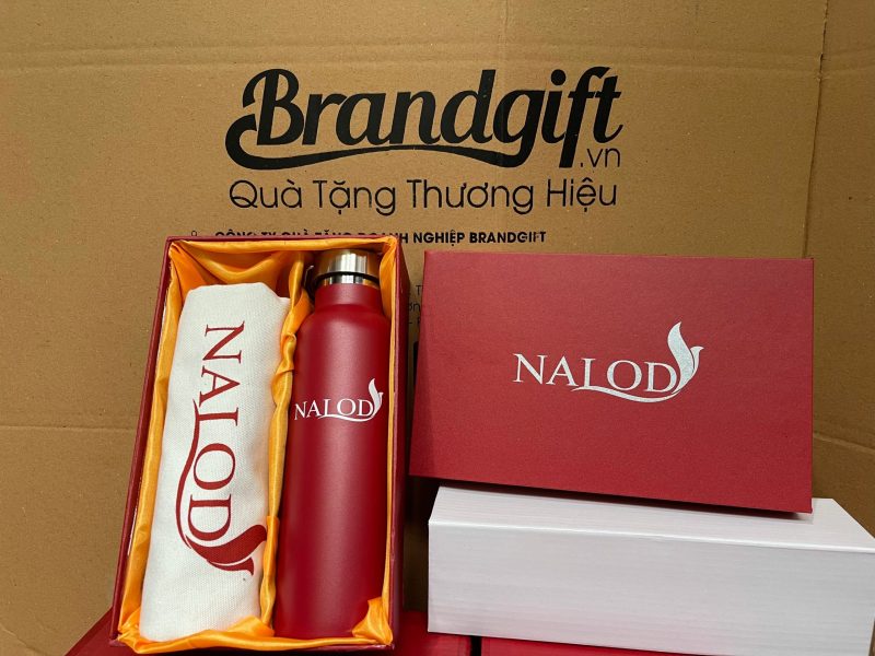 giftset-tui-canva-binh-giu-nhiet (3) giftset-tui-canva-binh-giu-nhiet (3)