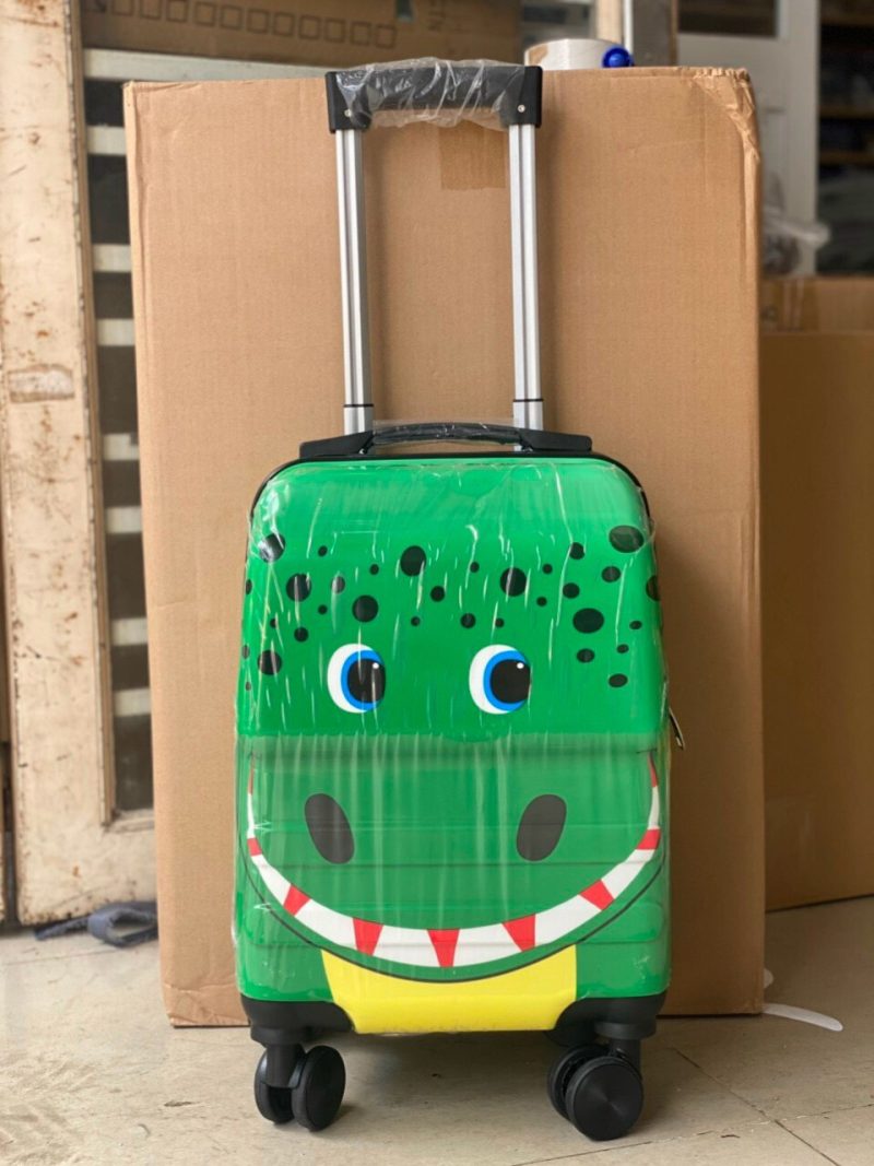 vali-tre-em-phi-18-05(1)