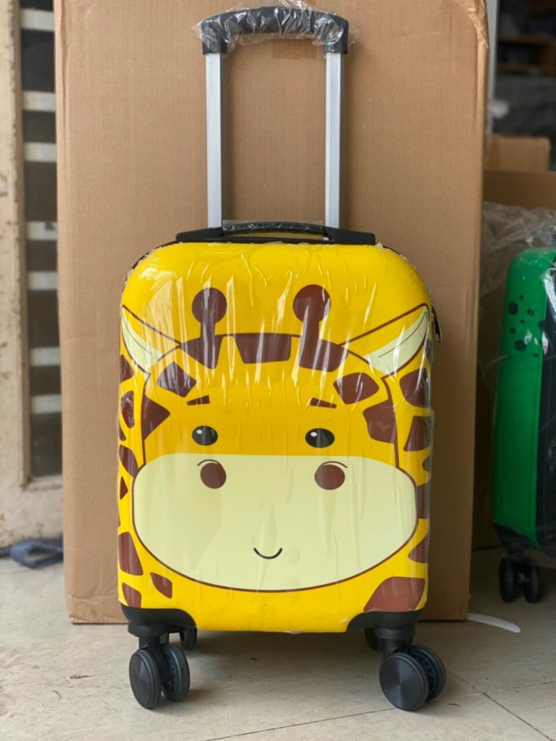 vali-tre-em-phi-18-05(2)