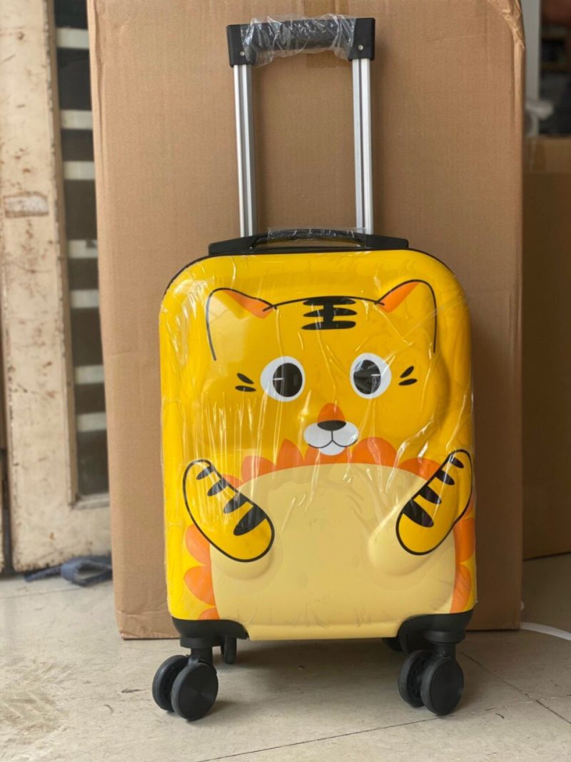 vali-tre-em-phi-18-05(3)