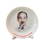 Đĩa biểu trưng sứ kẻ viền phi 22 – đế sứ