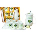 Bộ bình nước sứ Bát Tràng quà tặng in logo dáng cao họa tiết vẽ tay ba lá 1,8L KQ-BN03