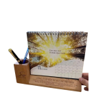 Lịch để bàn đế gỗ + ống bút