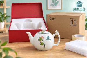 Ấm hoa in logo bên khay hộp và thùng có mã G-01