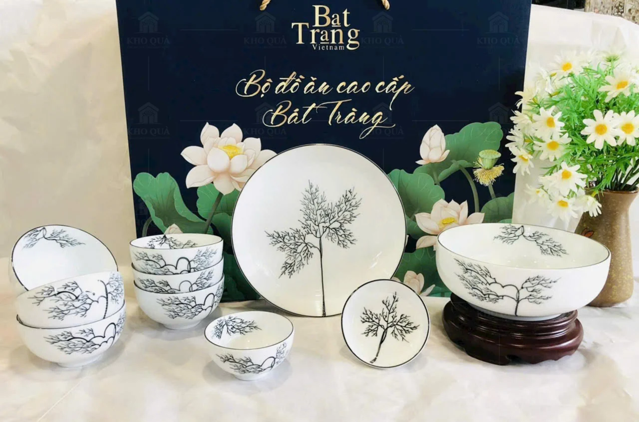 Bát, đĩa và tô họa tiết cây trong gallery bộ 10 sản phẩm