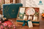 Phương án giỏ AP có trà bánh và các hũ hạt cùng hộp xanh và thiệp