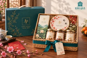 Phương án giỏ AP có trà bánh và các hũ hạt cùng hộp xanh và thiệp