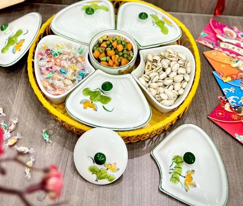 Khay nhiều lòng chứa và các nắp tháo rời trong gallery
