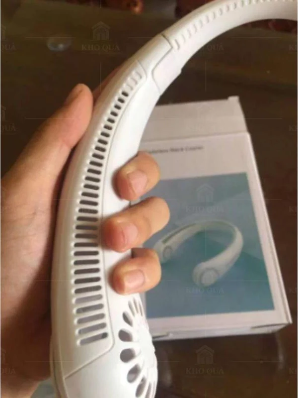 Góc cận khe dọc thân và đường ghép quạt đeo cổ