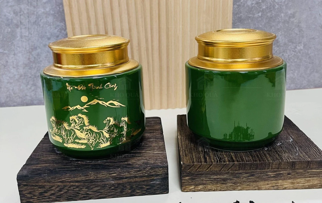Hai mặt hũ xanh với họa tiết ngựa và vùng ít trang trí mã 43627