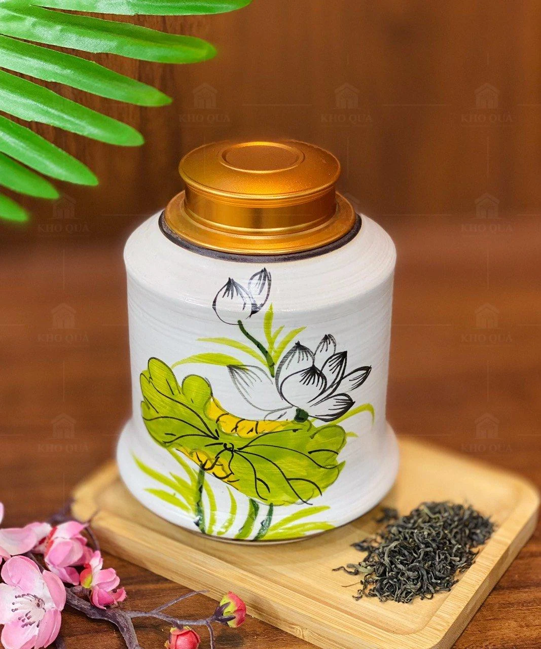 Hũ men xước có họa tiết sen và nắp màu vàng mã 47799