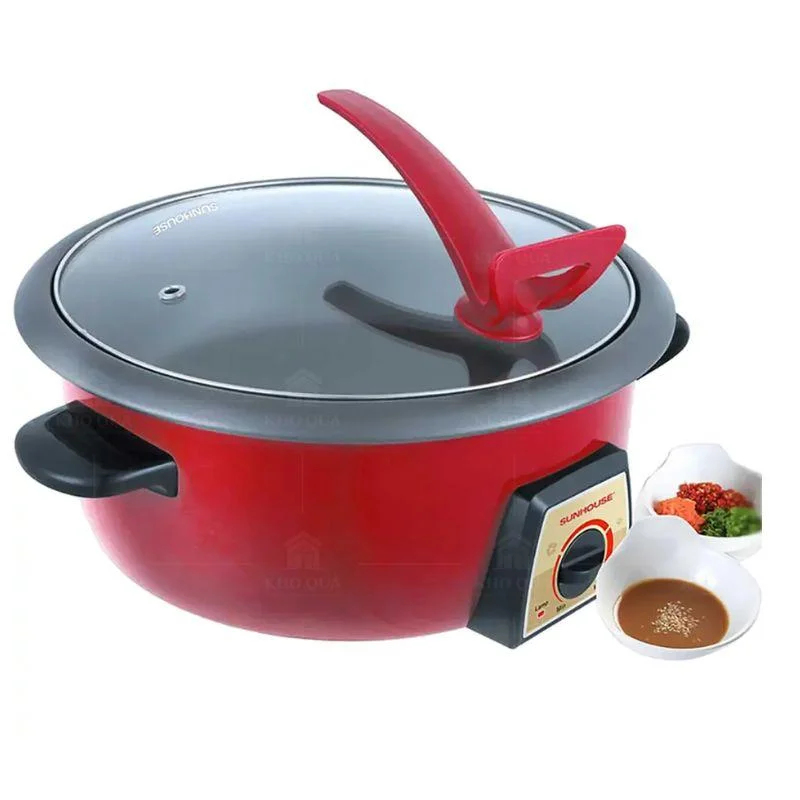Nồi Sunhouse SHD4520 đỏ với nắp kính, chi tiết đỏ trên nắp và hai quai đen
